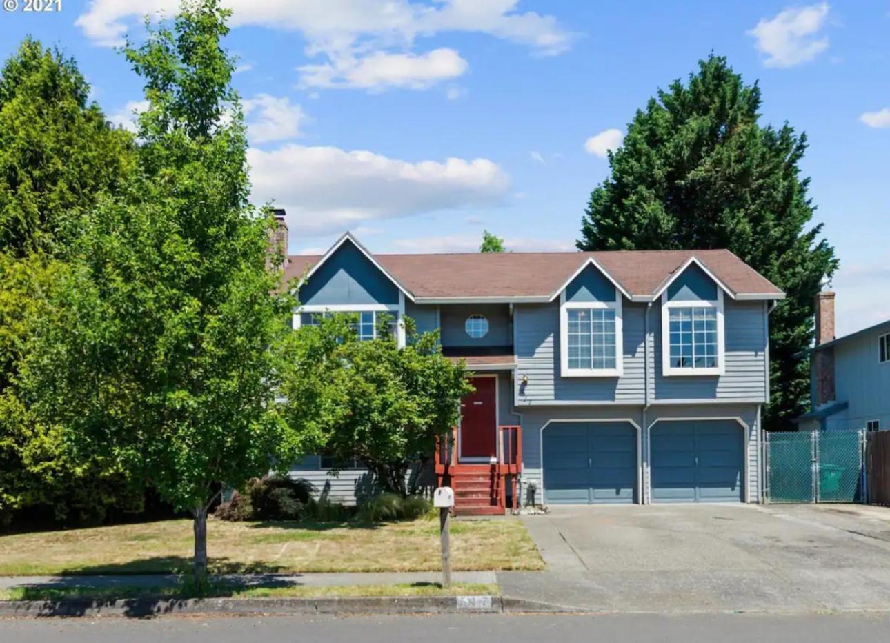 Private Level Of The House With Spa Gresham Exterior photo